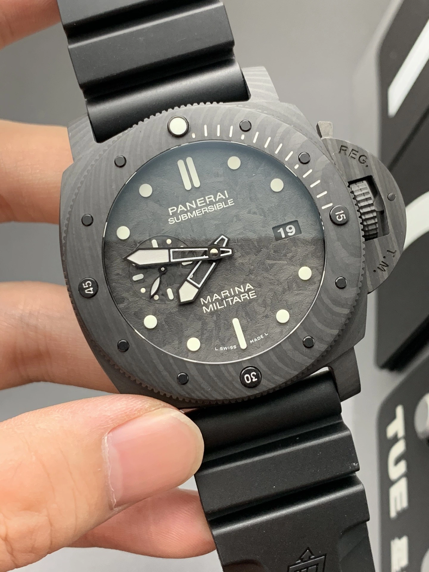 Trendy CBD Factory Panerai Submersible Marina Militare Carbotech 47mm PAM00979 1:1 Super Clone – DDP.9010 Movement 411